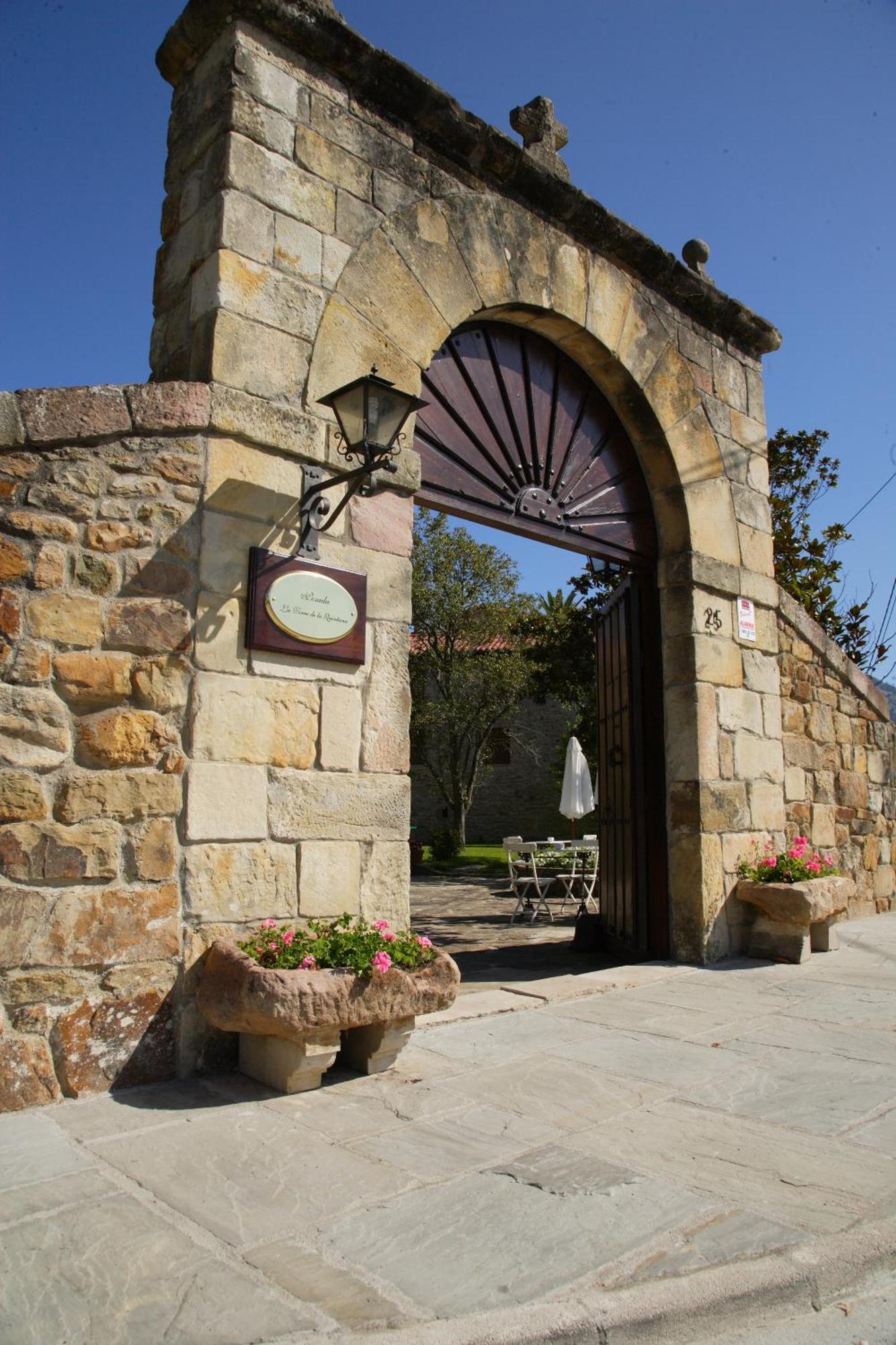Posada La Torre De La Quintana Льендо Экстерьер фото